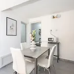Costa Ovest Waves Apartment *