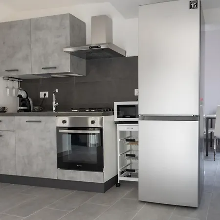 Costa Ovest Apartment