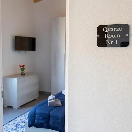 Costa Ovest Apartment Nurachi