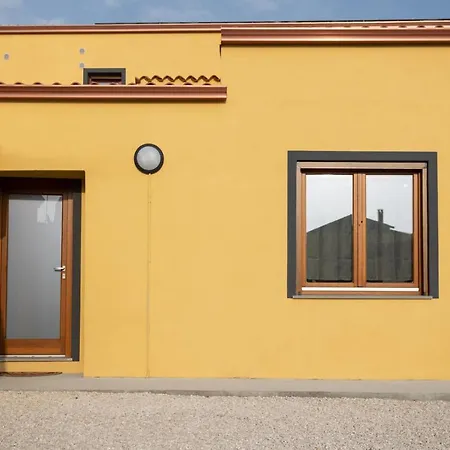 Costa Ovest Apartment *