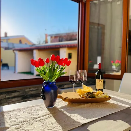 Costa Ovest Apartment